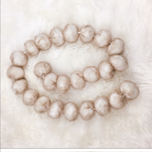Vintage Fur Style Bauble Scarf - Picture 4 of 8